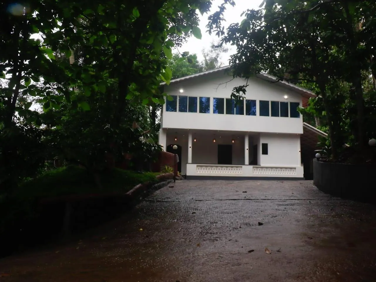 Fogland Villa Vaduvanchal